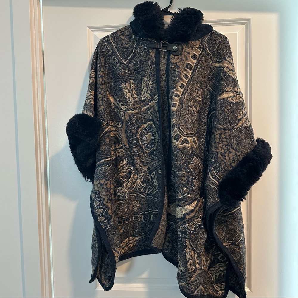 Moccine Faux Fur Trim Poncho Cape Wrap Paisley Knit One Size - Picture 2 of 6